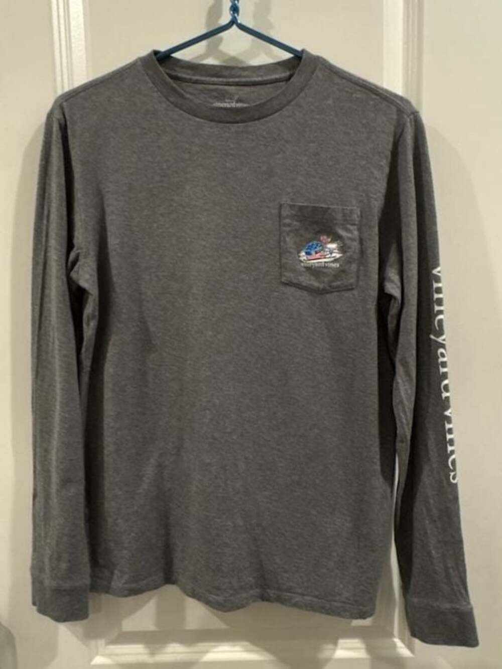 Vineyard Vines Downhill Ski Whale Long Sleeve Pocket Tee Gray
